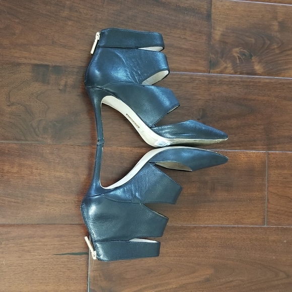 LOUISE ET CIE "Sarmienta" Black Leather Pointy Toe Booties - Size 6 - Picture 3 of 12